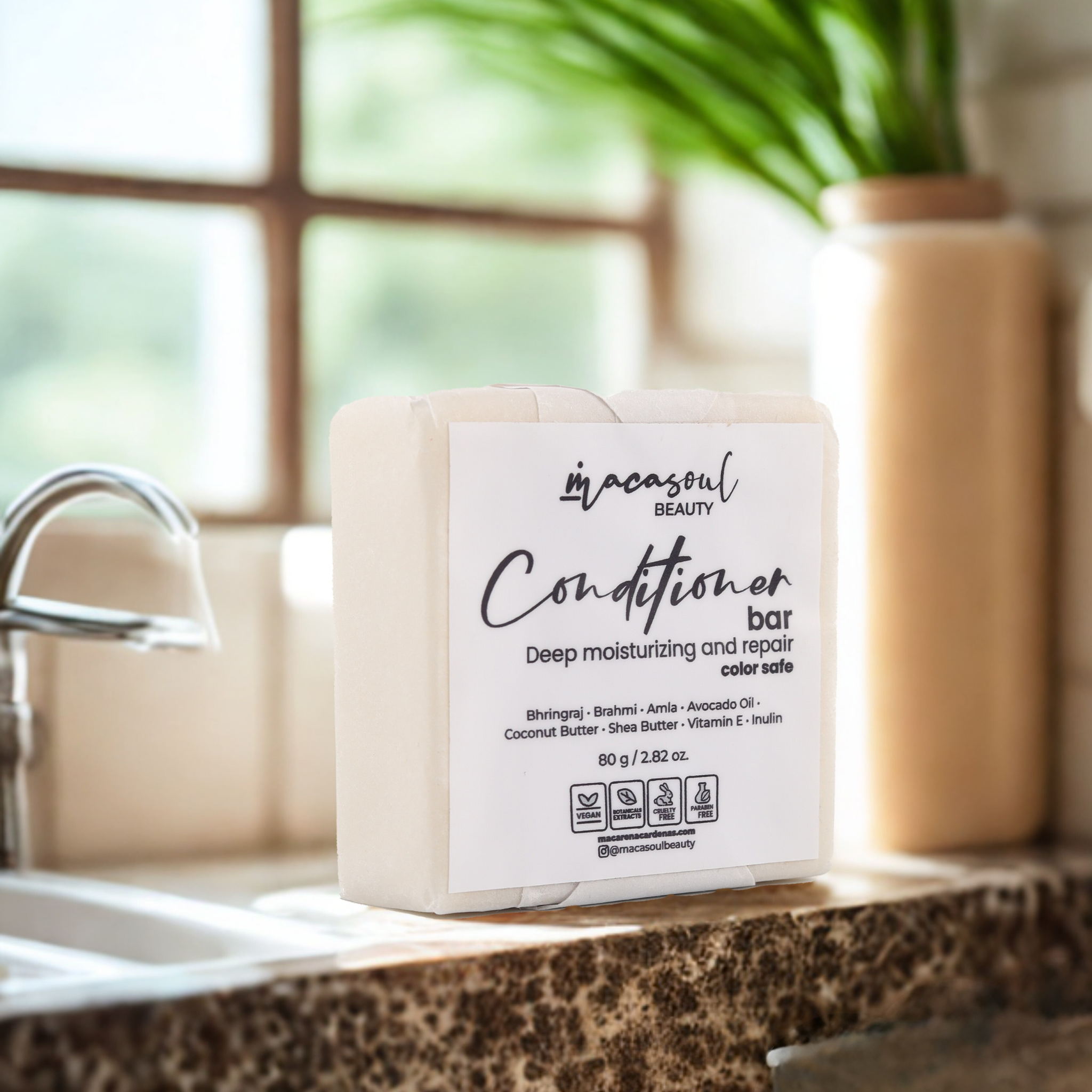 Organic Conditioner Bar "Botanicals" (80gr) Acondicionador Sólido Vegano con Ayurveda, Aceite de Aguacate y Manteca de Karité para Hidratación y Brillo